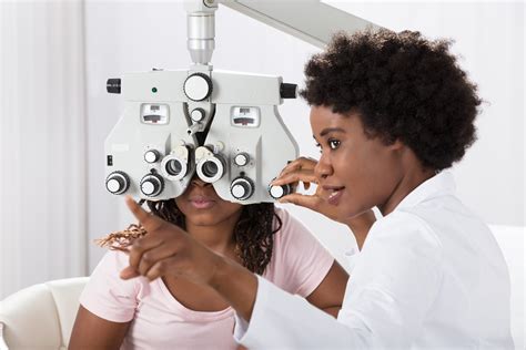 Optometrist .